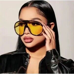 Vintage One Piece Champagne Sunglasses For Women New Fashion Oversized Sun Glass